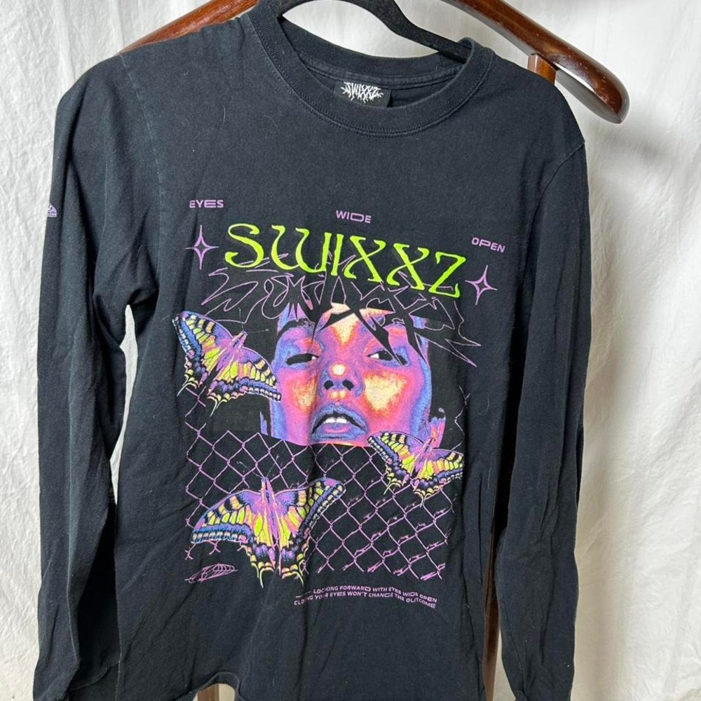 SWIXXZ Shirt Size Small Black Long Sleeve Butterfly Chain Link Fence Butterflies